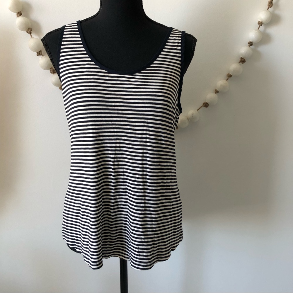 Banana Republic True Navy Stripped Tank Top M Scoop Neck